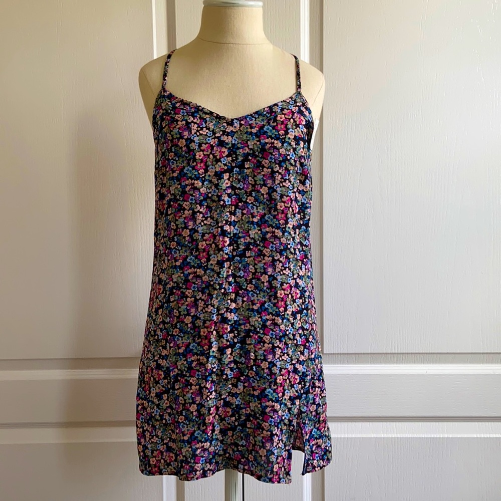 NWT Aeropostale Floral print v neck dress with slit
